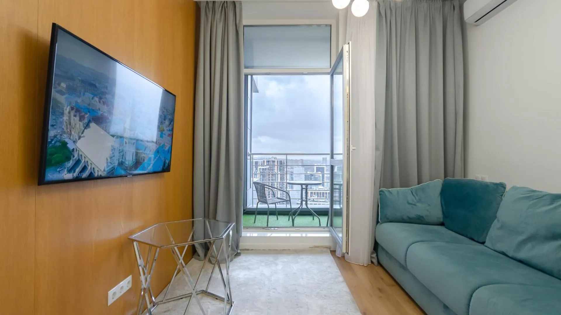 Petrovdom 408-467-471-277-377 In Central Park Cozy Apartments Kyiv Ukraine