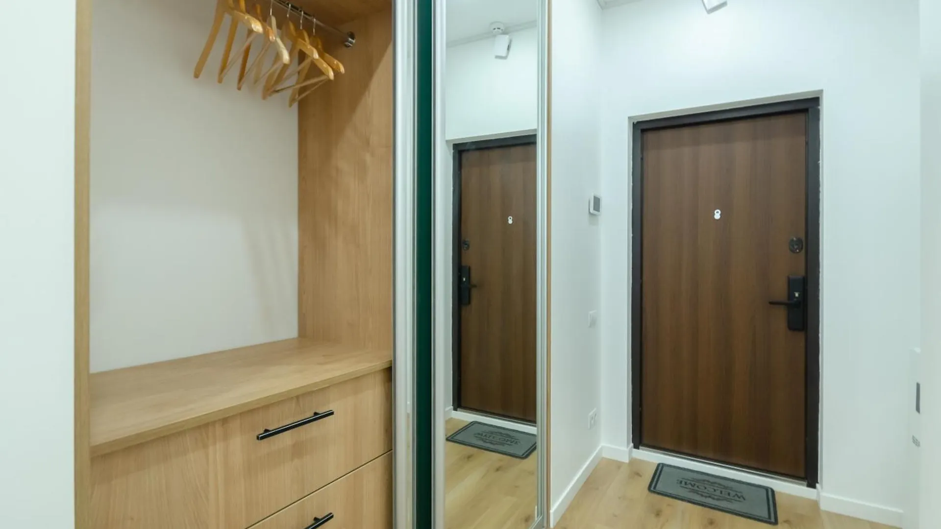 Petrovdom 408-467-471-277-377 In Central Park Cozy Apartments Kyiv