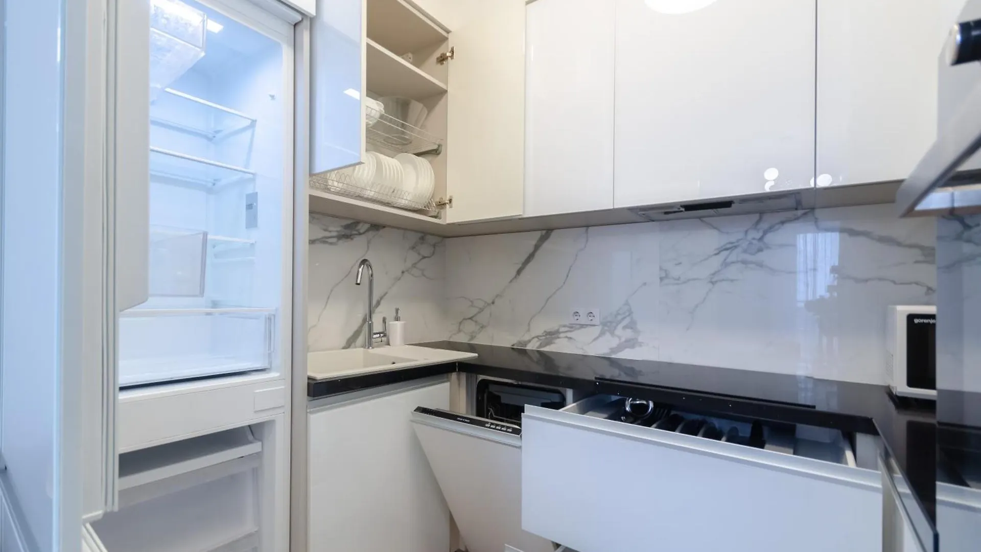 Petrovdom 408-467-471-277-377 In Central Park Cozy Apartments Kyiv Ukraine