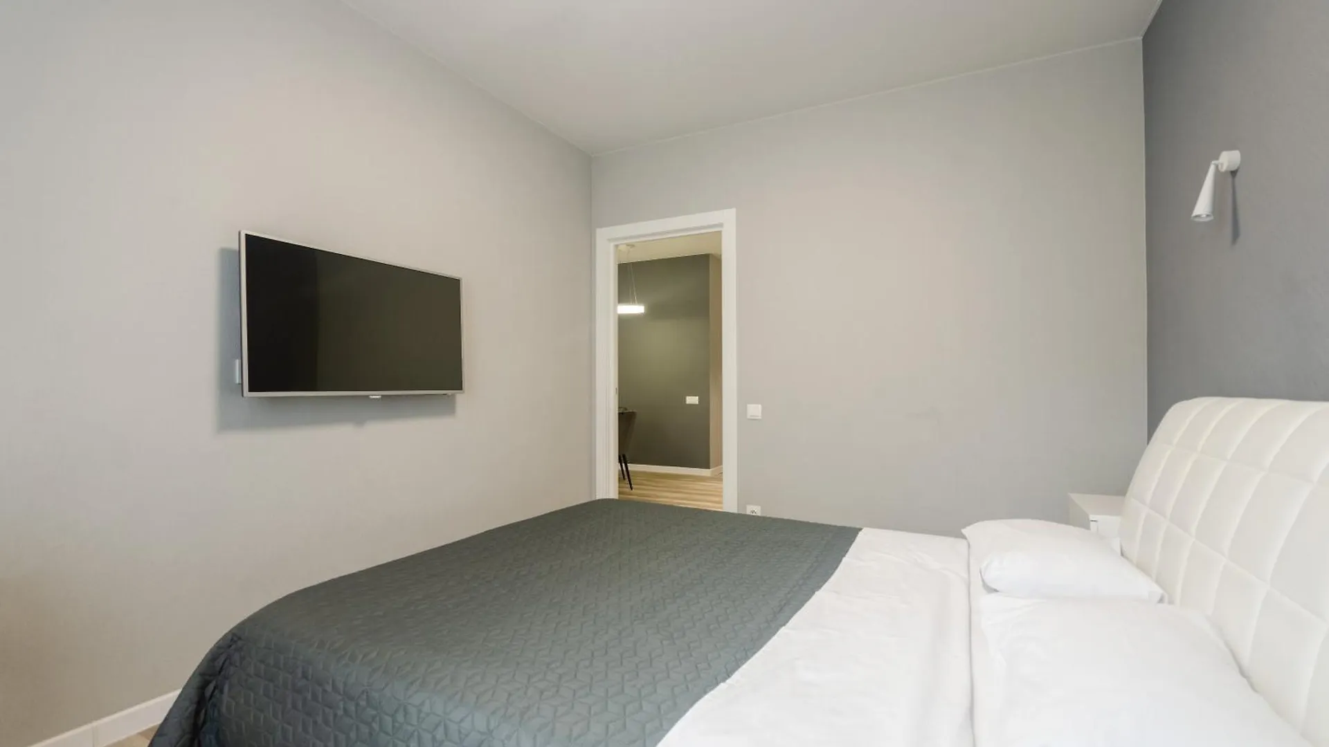 Petrovdom 408-467-471-277-377 In Central Park Cozy Apartments Kyiv Ukraine