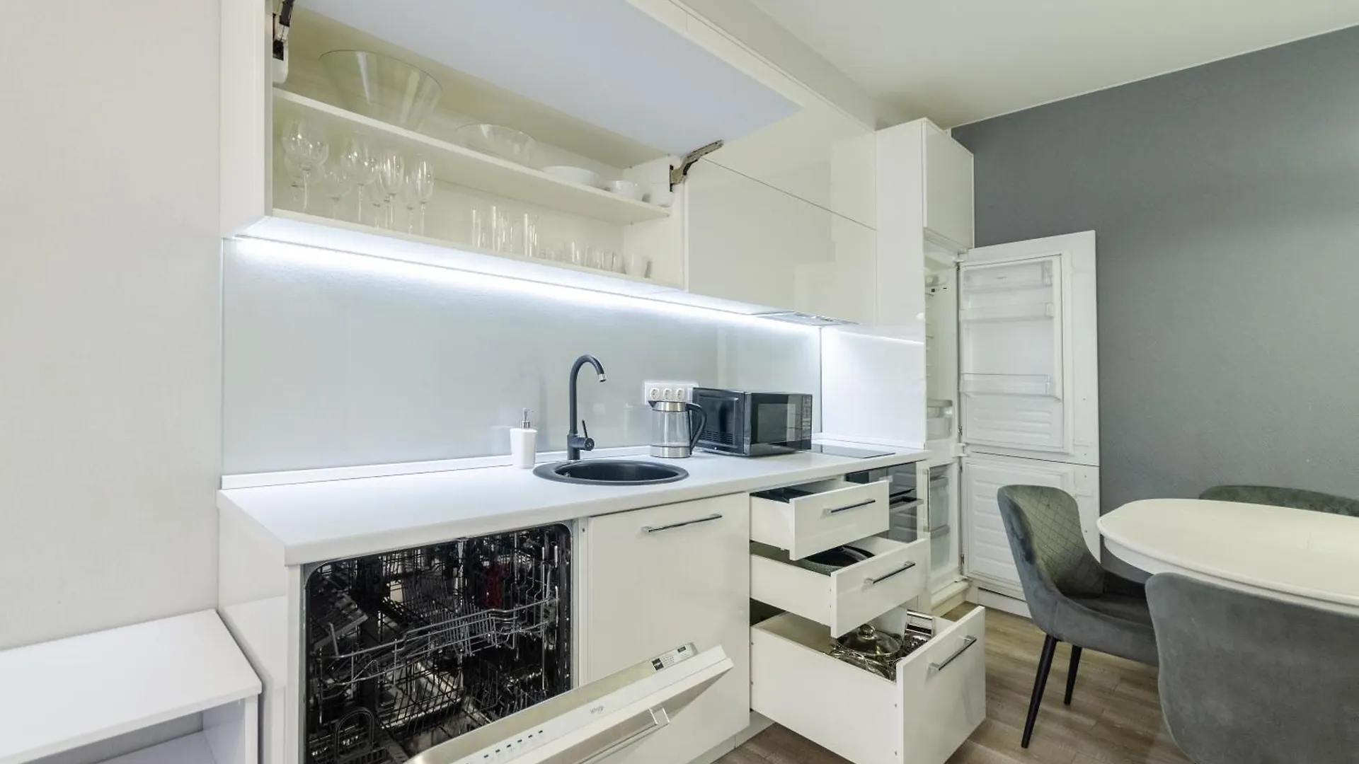 Petrovdom 408-467-471-277-377 In Central Park Cozy Apartments キエフ