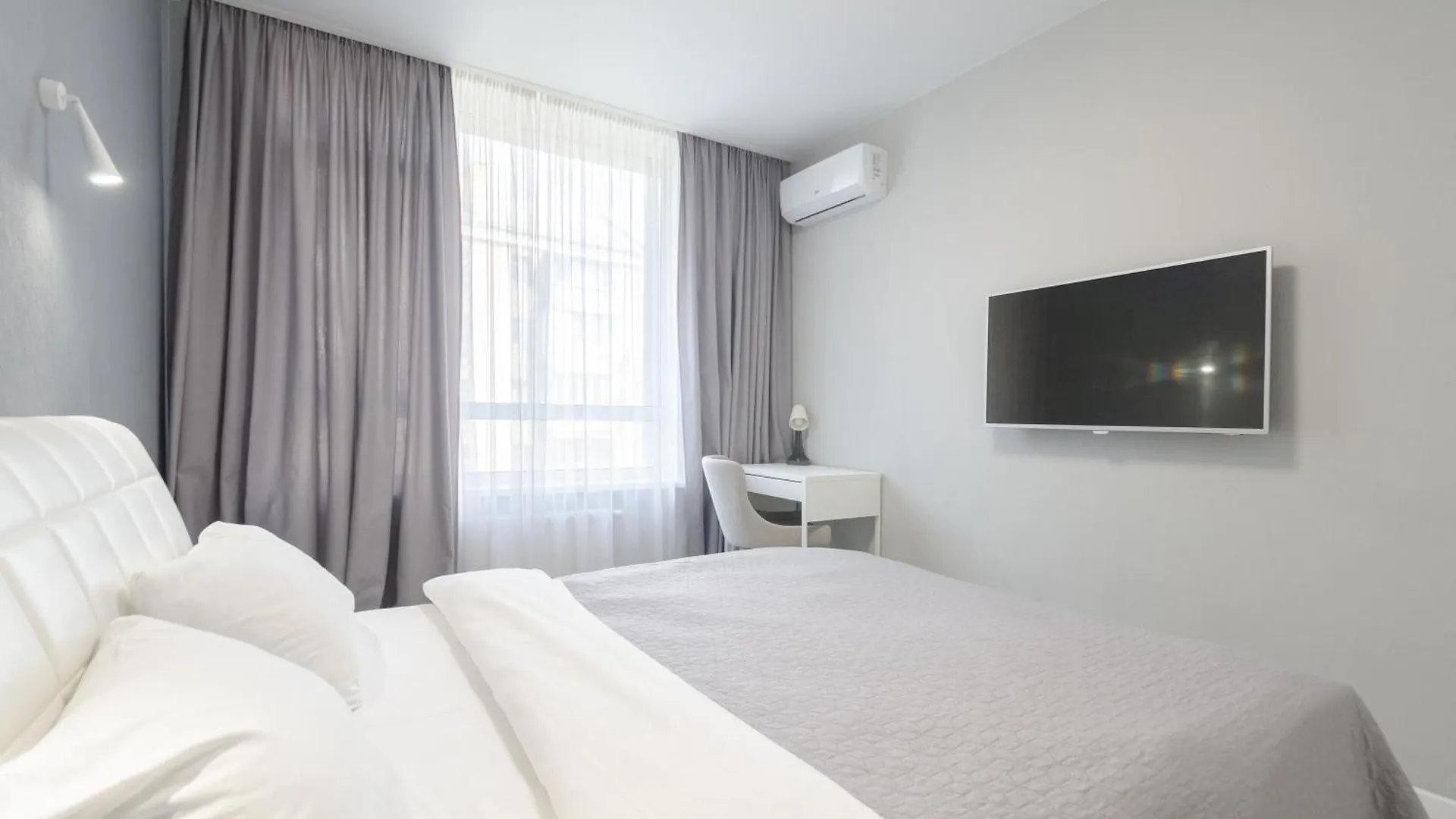 Petrovdom 408-467-471-277-377 In Central Park Cozy Apartments キエフ 0*,  ウクライナ