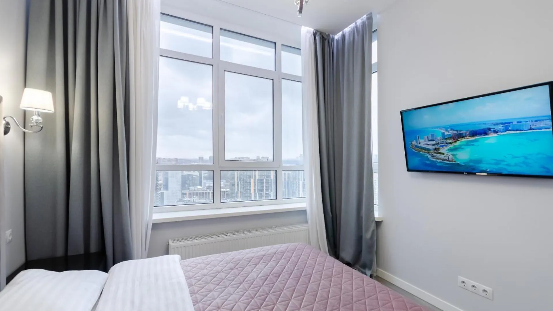 Petrovdom 408-467-471-277-377 In Central Park Cozy Apartments Kiev